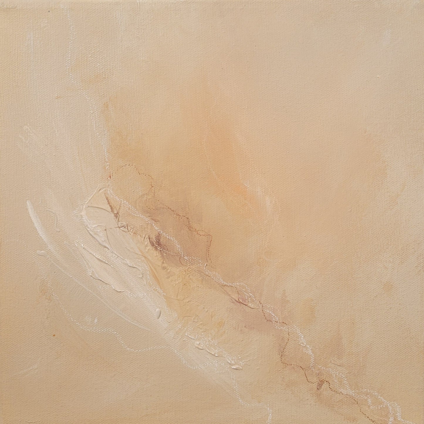 Peinture abstraite beige texturée, touches de blanc et de marron clair, ambiance douce.