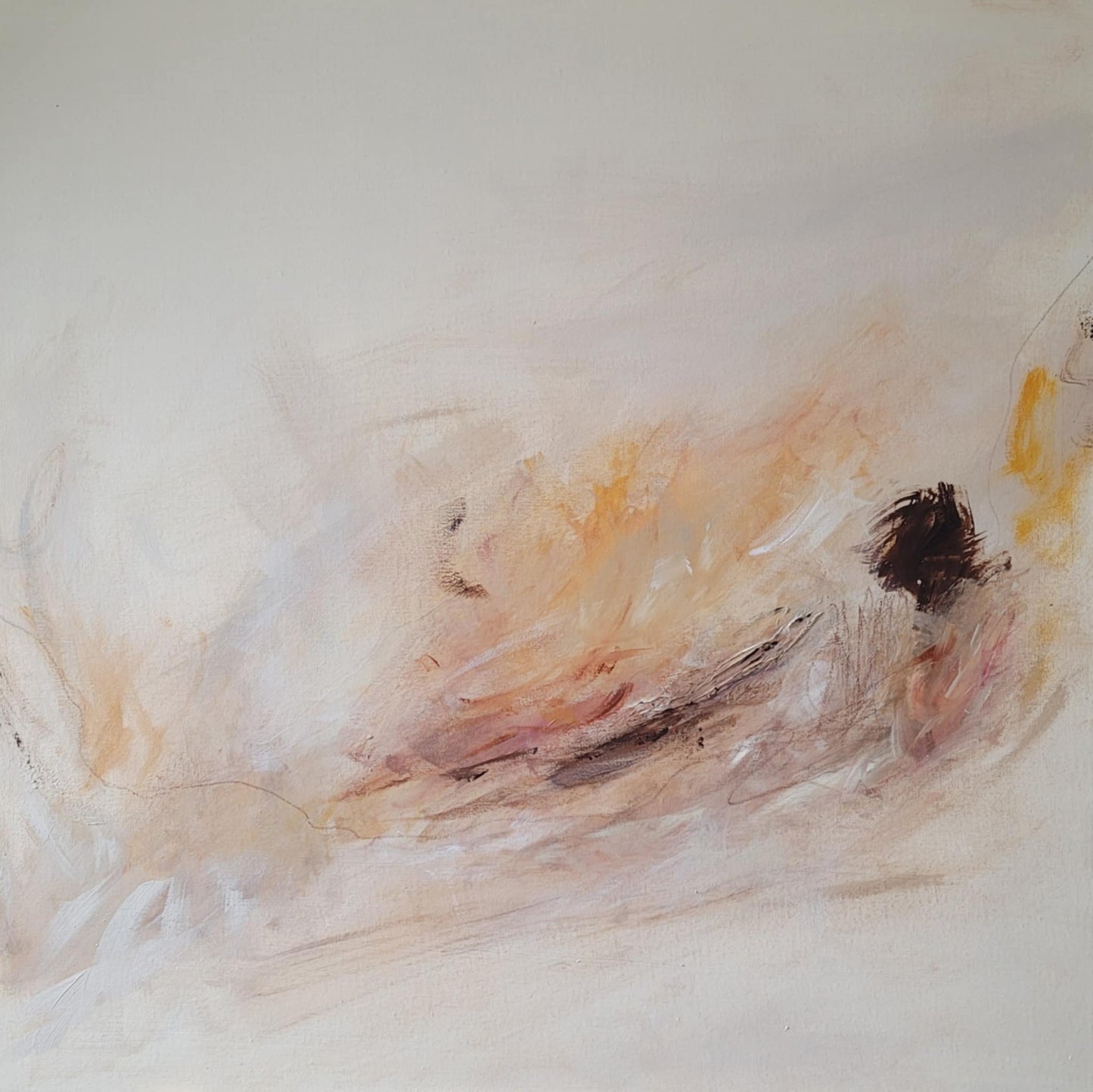 Peinture abstraite, tons doux beige et ocre, évoquant une atmosphère paisible en forêt